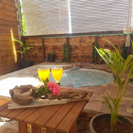 Kami Lodge F3 Jacuzzi Riviere-Salee Extérieur photo