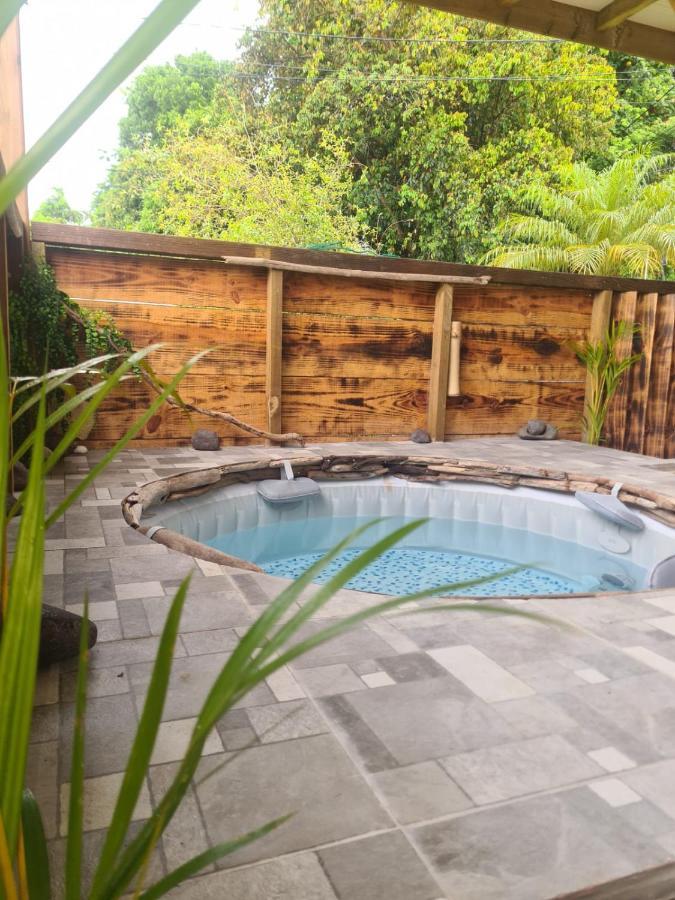 Kami Lodge F3 Jacuzzi Riviere-Salee Extérieur photo